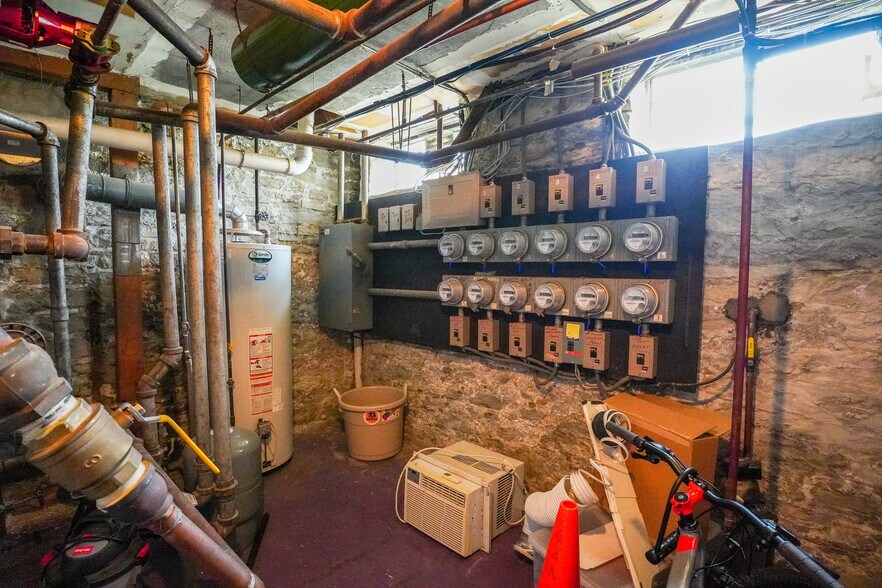 More Photos Of 2404 Auburn Ave, Cincinnati Apartments For Sale