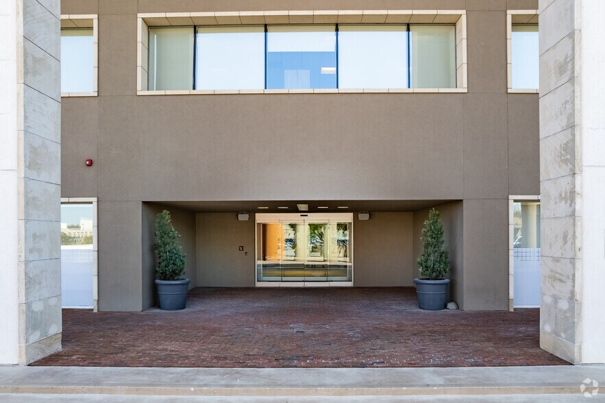 More Photos Of 1301 Solana Blvd, Westlake Office For Lease