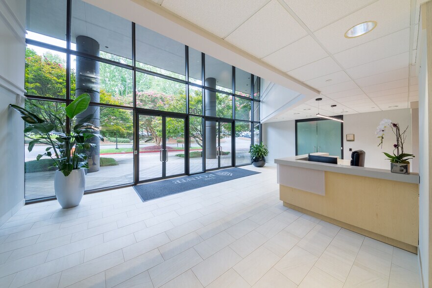 More Photos Of 500 Northridge Rd, Atlanta Office For Lease
