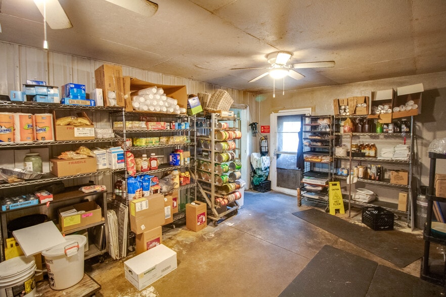 More Photos Of 223 N Pearl St, Waverly Restaurant For Sale