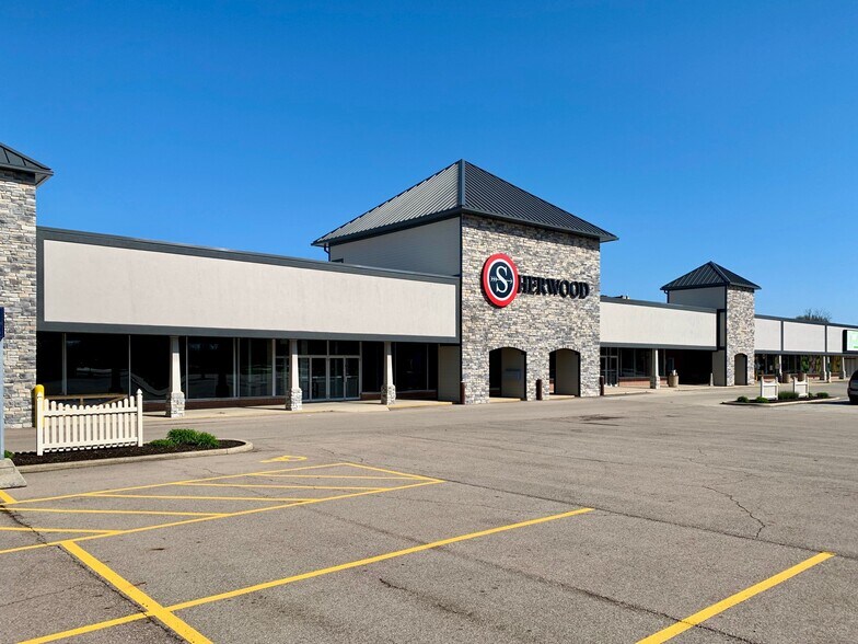 More Photos Of 900-982 N Market St, Troy Unknown For Lease