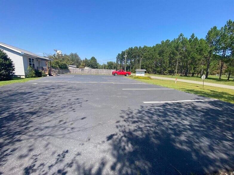 More Photos Of 131 Lakeview Church Rd, Cochran Freestanding For Lease