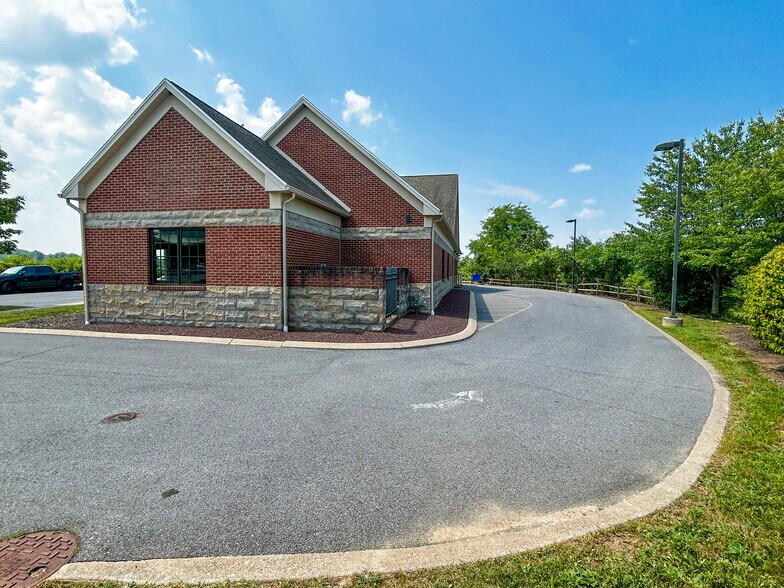 More Photos Of 122 Eagle Pt, Bellefonte General Retail For Lease