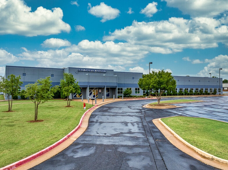 Primary Photo Of 7720 NW 85th Ter, Oklahoma City Office For Sale