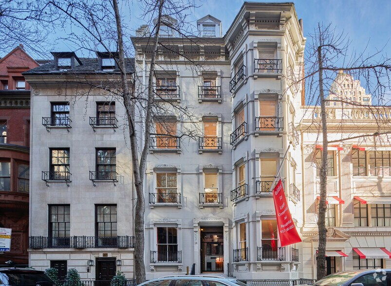 More Photos Of 19 E 75th St, New York Storefront Retail Office For Lease