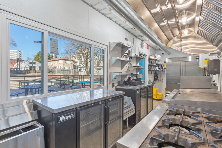 More Photos Of 1121 S Elgin Ave, Tulsa Sports And Entertainment For Lease