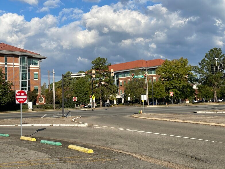 More Photos Of 1410 N Arkansas Ave, Russellville Specialty For Sale