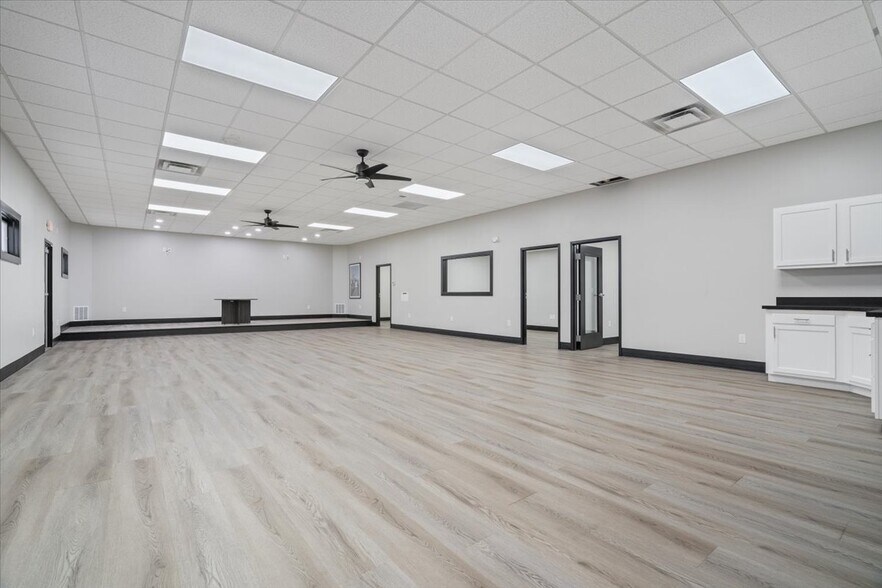 More Photos Of 1415 Shelby St, Indianapolis Office For Sale