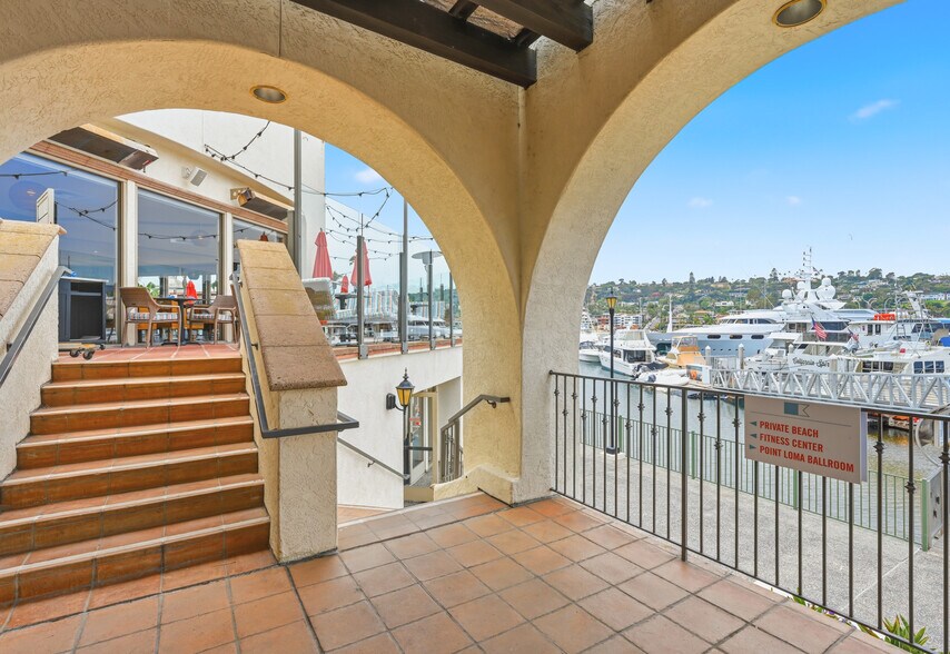 More Photos Of 1551 Shelter Island Dr, San Diego Hotel For Lease