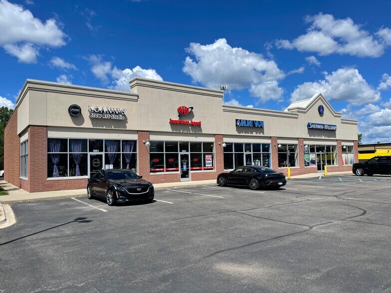 More Photos Of 1801-1813 Haggerty Rd, Commerce Township Storefront For Lease