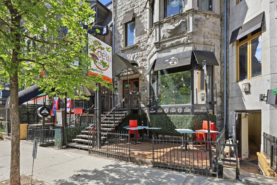 More Photos Of 1450 Rue Crescent, Montréal Restaurant For Lease
