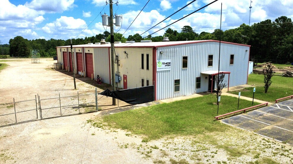 More Photos Of 2103 E SH 31, Kilgore Warehouse For Sale