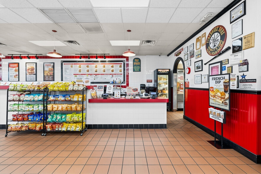More Photos Of 18500 Veterans Blvd, Port Charlotte General Retail For Sale