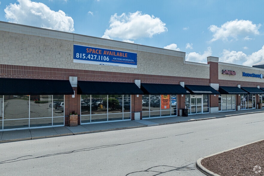 More Photos Of 972-994 Brook Forest Ave, Shorewood Storefront For Lease