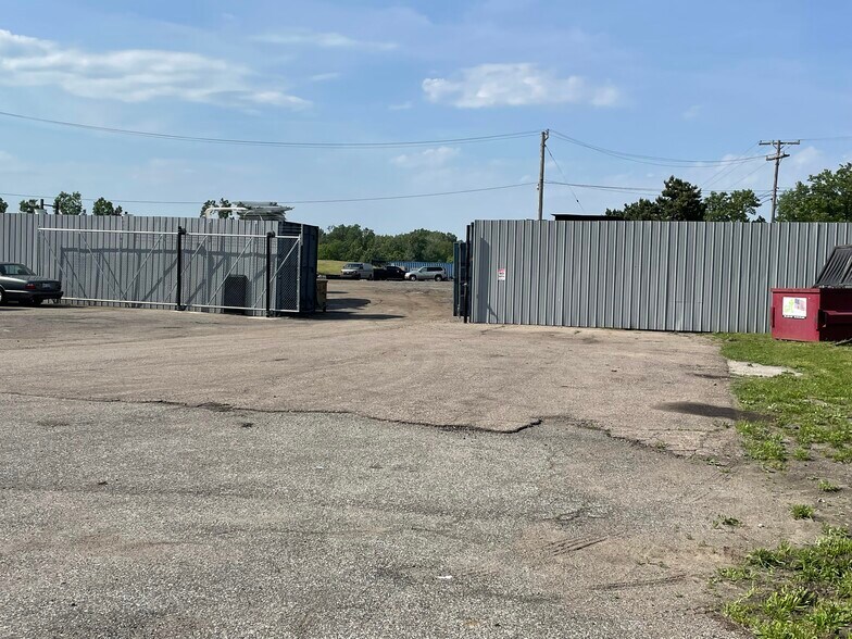 More Photos Of 48601 Ryan Rd, Shelby Township Warehouse For Sale