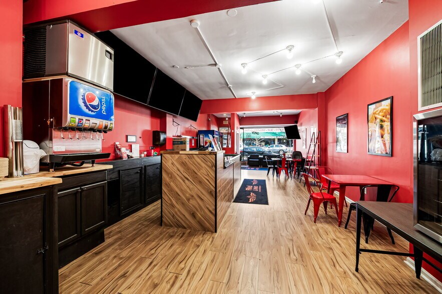 More Photos Of 13 W Allegheny Ave, Towson Storefront For Sale