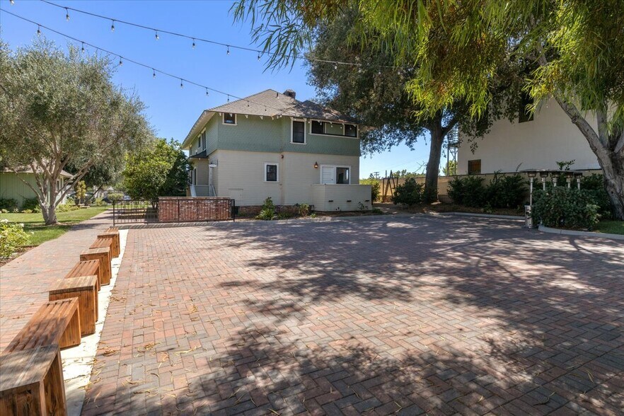 More Photos Of 136-140 W 3rd Ave, Escondido Office For Sale