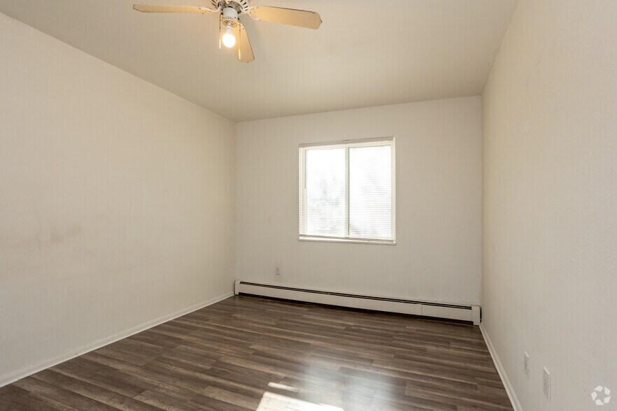 More Photos Of 2010 Arlington Ave, Toledo Apartments For Sale