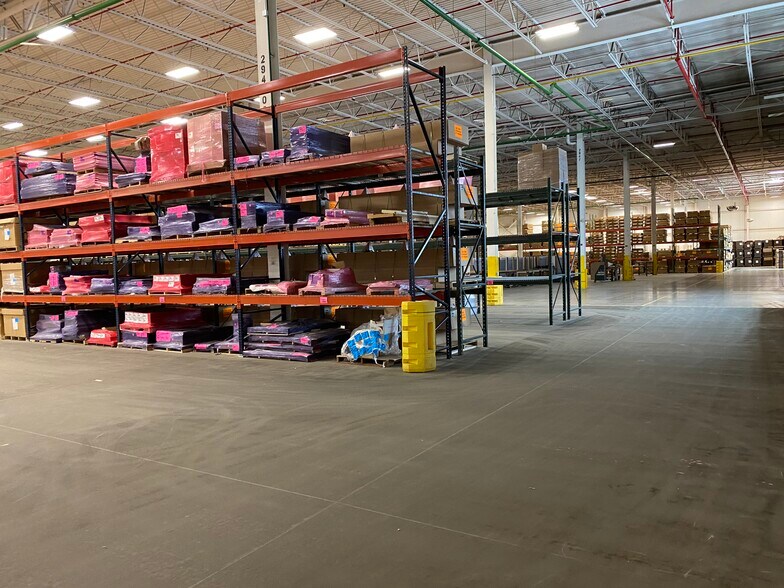 More Photos Of 100 Harbor Dr, Charlevoix Manufacturing For Sale