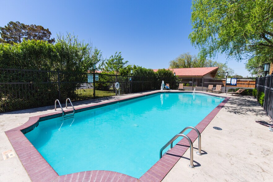 More Photos Of 1765 S Main St, Las Cruces Hotel For Sale