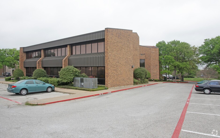 More Photos Of 2275 Westpark Ct, Euless Office For Lease