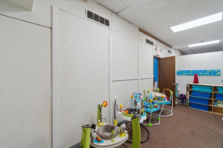 More Photos Of 4248 N 76th St, Milwaukee Storefront Retail Residential For Sale