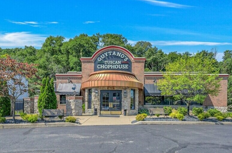 Primary Photo Of 821 Northern Blvd, Clarks Summit Restaurant For Sale