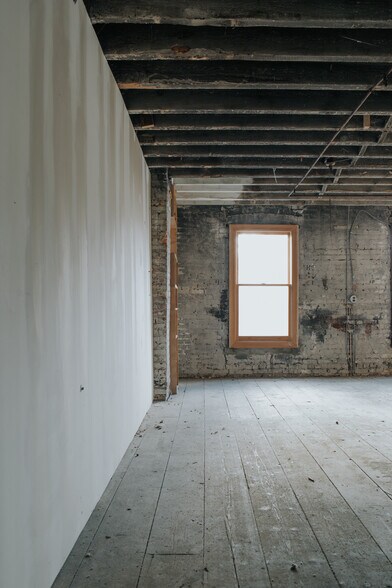 More Photos Of 32 Chambers St, Newburgh Light Manufacturing For Sale