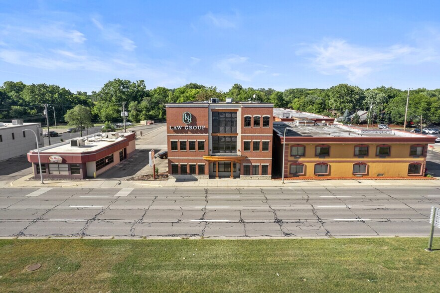 More Photos Of 23756 Michigan Ave, Dearborn Office For Lease