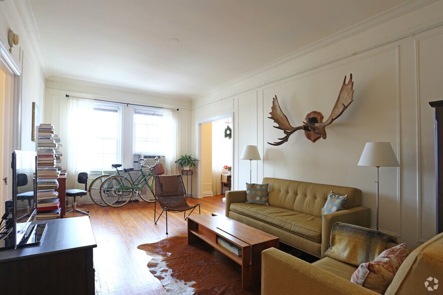 More Photos Of 135 S 20th St, Philadelphia Apartments For Lease