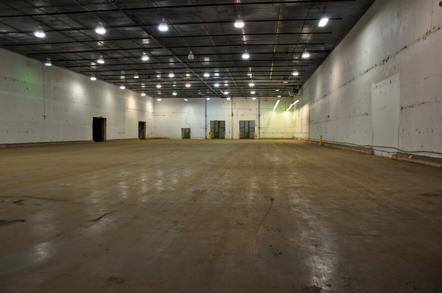 More Photos Of 4039 Genesee St, Cheektowaga Distribution For Lease