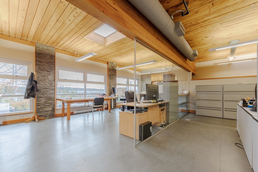 More Photos Of 3905 2nd Ave, Burnaby Flex For Sale