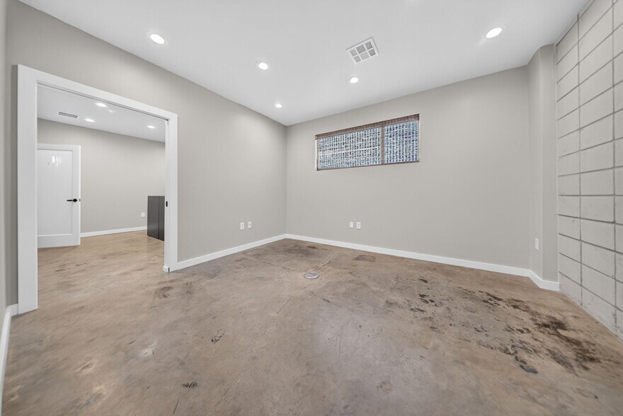 More Photos Of 3326 E 27th Pl S, Tulsa Office For Lease