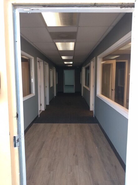 More Photos Of 4028-4030 NE 6th Ave, Oakland Park Warehouse For Lease