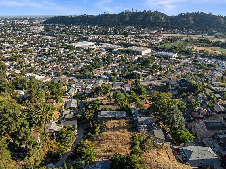 More Photos Of 3039 Tatum st, Los Angeles Land For Sale