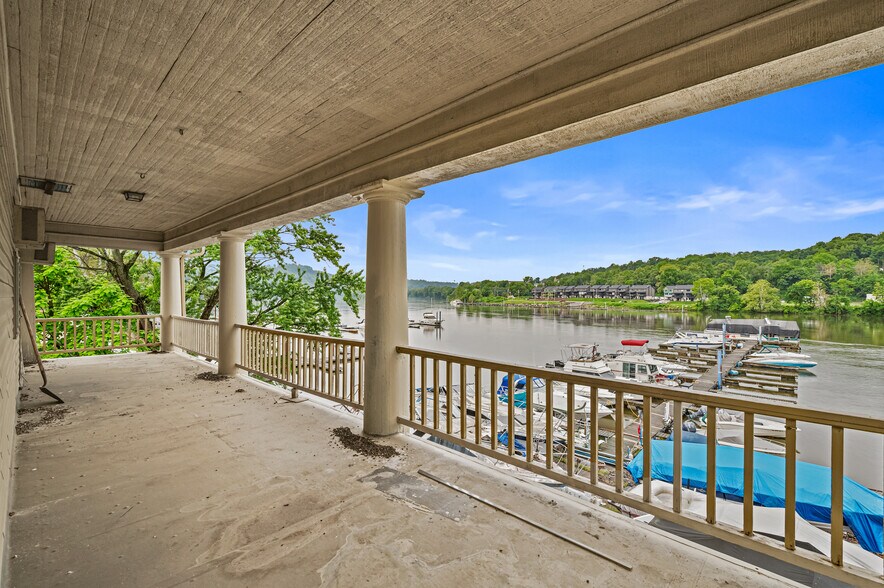 More Photos Of 228 Arch St, Verona Marina For Sale
