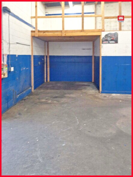 More Photos Of 10702 Magnolia Blvd, North Hollywood Auto Repair For Lease
