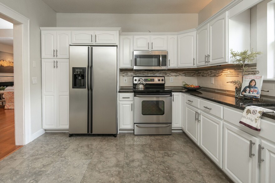 More Photos Of 2515 1st Ave N, Saint Petersburg Office Residential For Sale