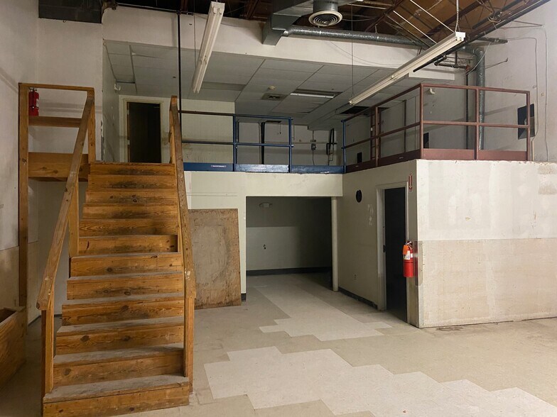 More Photos Of 611 Luzerne St, Scranton Storefront For Lease