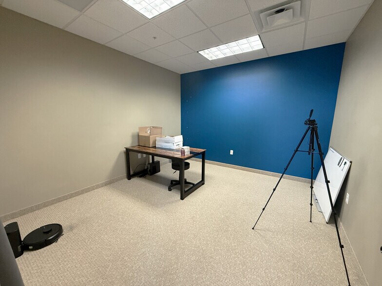 More Photos Of 833 N 900 W, Orem Office For Lease