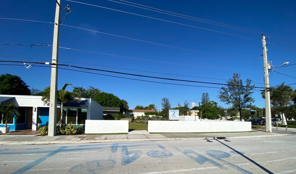 More Photos Of 711 N Rosemary Ave, West Palm Beach Storefront Retail Office For Sale