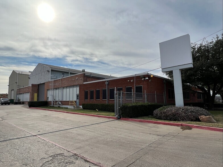 Primary Photo Of 3202 Manor Way, Dallas Warehouse For Lease