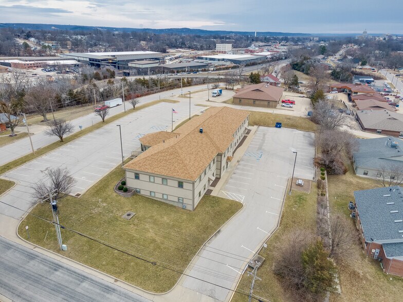 More Photos Of 2023 St. Mary's Blvd, Jefferson City Medical For Lease