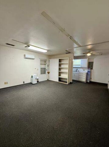 More Photos Of 101 E 3rd St, Burkburnett Office For Sale