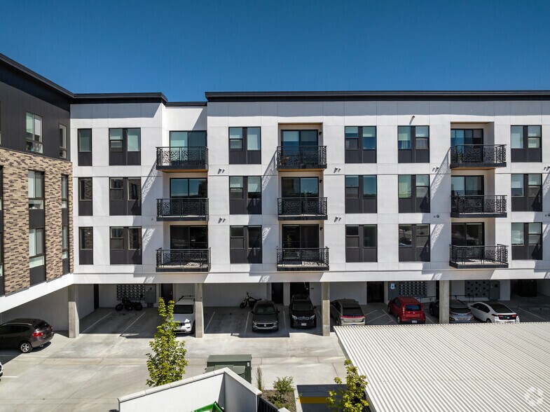 More Photos Of 33 E Idaho Ave, Meridian Apartments For Lease