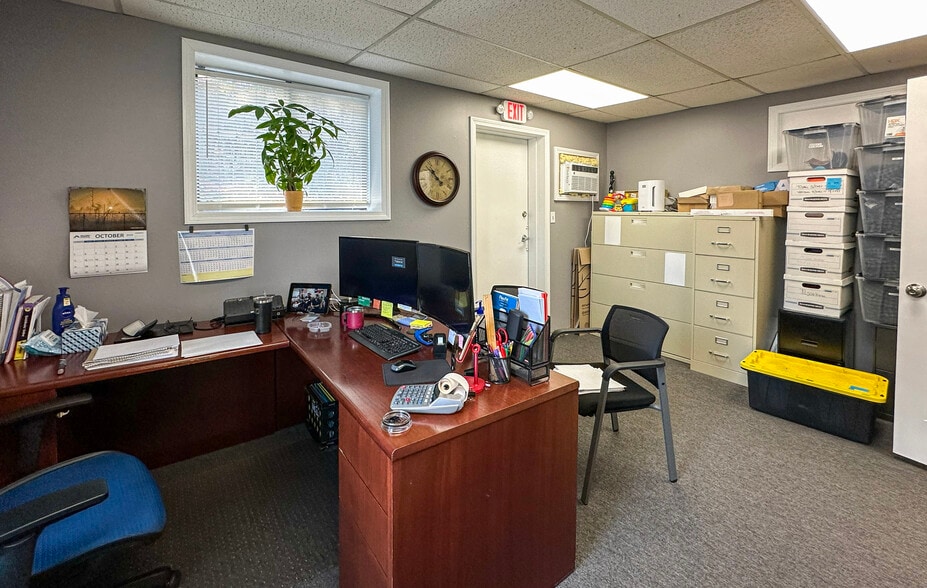 More Photos Of 23 William Way, Bellingham Warehouse For Lease