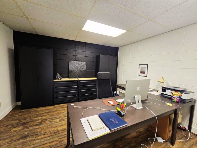 More Photos Of 2104 8th St, Nisku Flex For Sale