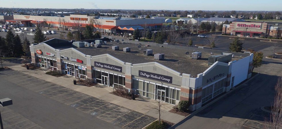 More Photos Of 137-149 N Weber Rd, Bolingbrook Restaurant For Lease