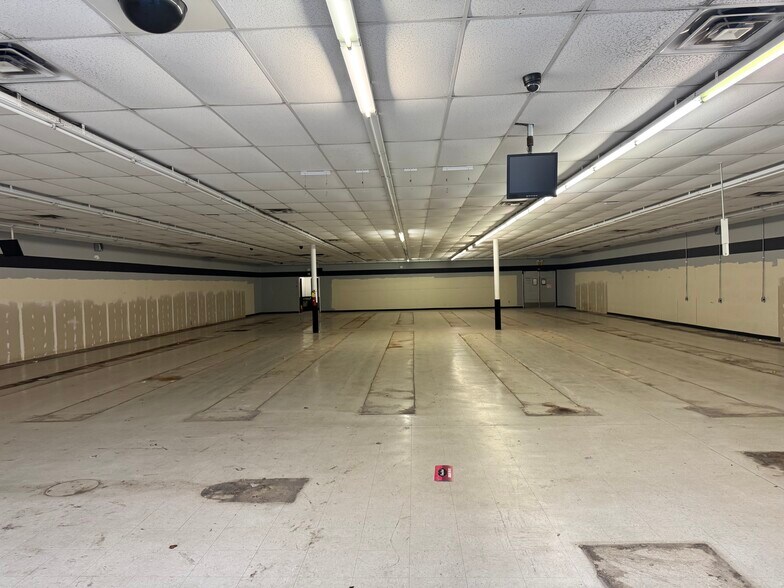 More Photos Of 1651 Blue Ridge Blvd, Troutville Unknown For Lease