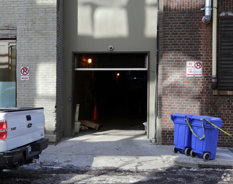 More Photos Of 15-23 N 4th St, Columbus Office For Lease